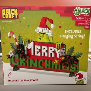 Merry Grinchmas Sign Building Set